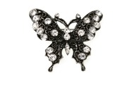Cudowna, delikatna broszka w kształcie motyla, ozdobiona wieloma błyszczącymi cyrkoniami