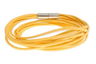 Stylowa bransoletka wykonana z sześciu solidnych sznurków w żółtym kolorze, zakończona mocnym błyszczącym magnesem w kolorze srebrnym