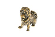 Figurka z podobizną psa w tym przypadku Bernardyna, wykonana z metalu nieszlachetnego w kolorze starego złota, z wyraźnie podkreślonymi detalami