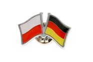Przypinka Pins z flagami Polski i Niemiec wykonana z metalu nieszlachetnego w kolorze srebrnym