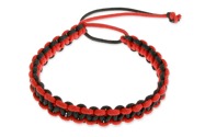 Ręcznie pleciona bransoletka wykonana ze sznurka jubilerskiego woskowanego w dwóch kolorach - czarnym i czerwonym