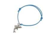 Bransoletka w kolorze błękitnym ze sznurka jubilerskiego, z przywieszką w kształcie delfina, wykonaną z metalu nieszlachetnego w kolorze srebrnym