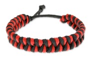 Czarno Czerwona bransoletka zaplatana sznurkiem jubilerskim techniką makrama