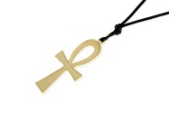 Wisiorek w kształcie krzyża Ankh, wykonanego z metalu nieszlachetnego w kolorze złotym