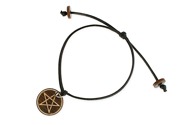 Oryginalna bransoletka wykonana z elementów drewnianych i jubilerskiego sznurka woskowanego w kolorze czarnym