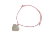 Damska bransoletka o nietuzinkowym połączeniu sznurka jubilerskiego w kolorze różowym i srebrnej, metalowej zawieszki w kształcie serca