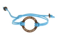 Bransoletka w bardzo ładnym niebieskim kolorze z drewnianą zawieszką w kształcie koła z wypalonymi napisami Best Friend