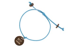 Sznurkowa bransoletka wykonana z niebieskiego jubilerskiego sznurka z drewnianą przywieszką w kształcie koła z wypalonym napisem Best Friend