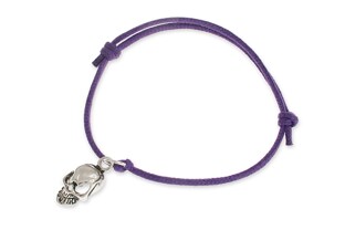 Bransoletka wykonana z fioletowego sznurka jubilerskiego, z przywieszką w kształcie czaszki, wykonaną ze stopu metali nieszlachetnych w kolorze srebra