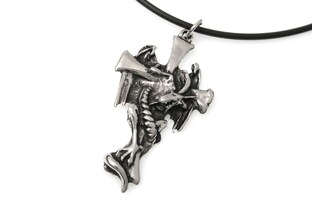 Wisiorek w kształcie krzyża z oplecionym wokół smokiem, wykonany z metalu nieszlachetnego w kolorze ciemnego srebra, na kauczukowej elastycznej lince