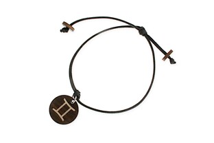 Oryginalna bransoletka wykonana z czarnego sznurka jubilerskiego, z elementami drewnianymi w kolorze brązu