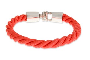 Oryginalna żeglarska bransoletka, wykonana z grubego, czerwonego bawełnianego sznura który doskonale imituje charakterystyczne liny na łodziach