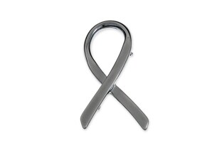 Elegancka broszka w kształcie wstążki