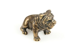 Śliczna figurka małego buldoga, wykonana z metalu nieszlachetnego w kolorze starego złota