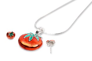 Uroczy komplet biżuterii w postaci kolczyków i wisiorka z motywem soczystego czerwonego pomidora