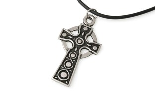 Wisiorek w kształcie krzyża Celtyckiego, wykonany z metalu nieszlachetnego w kolorze postarzonego srebra