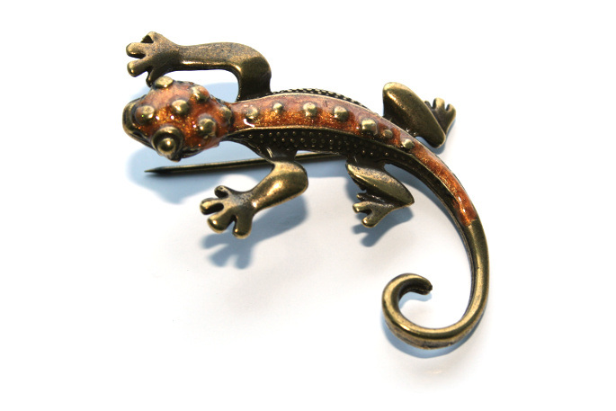 Broszka złota salamandra retro